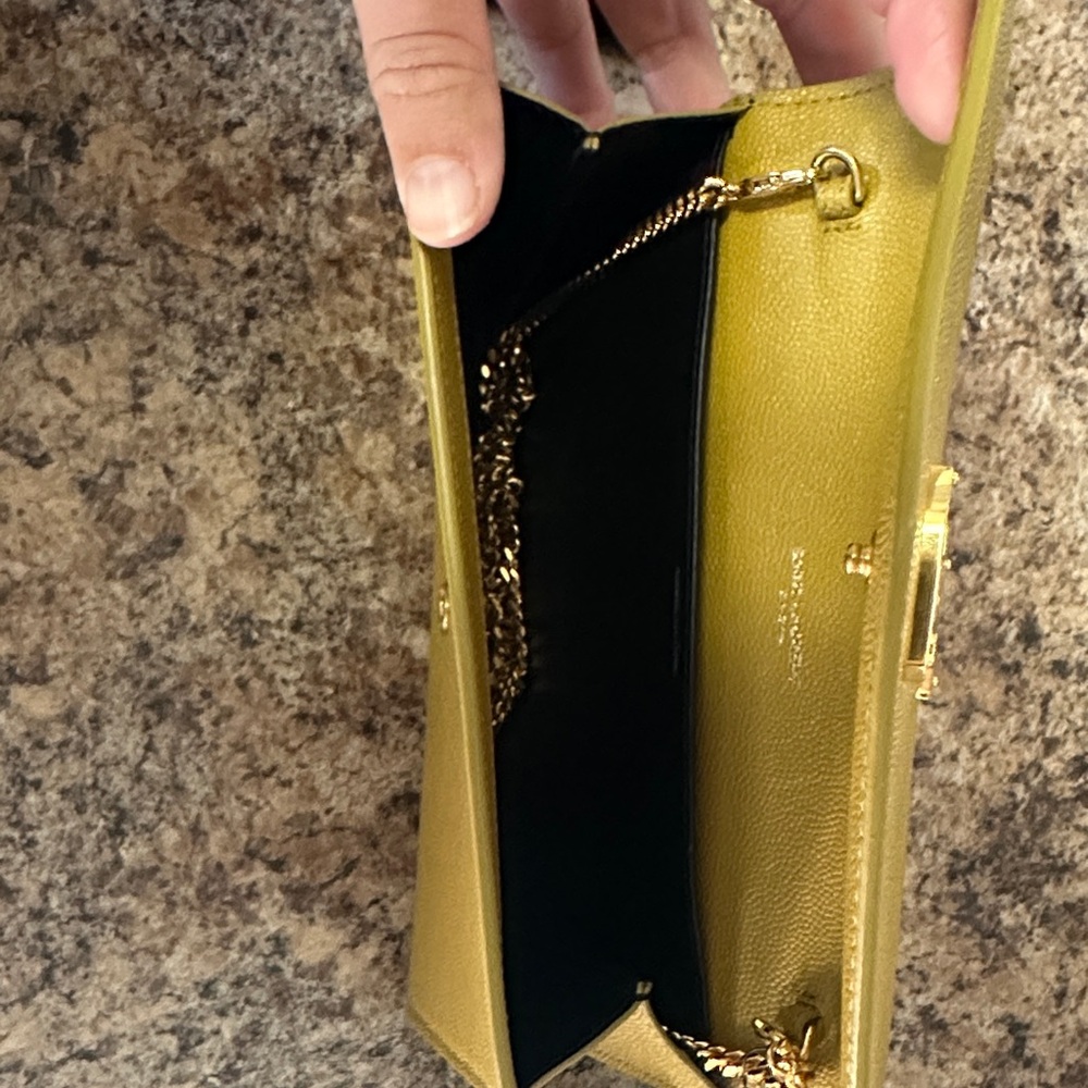 Yves Saint Laurent Olive Green Leather Envelope Clutch with Gold YSL Logo - Picture 4 of 7
